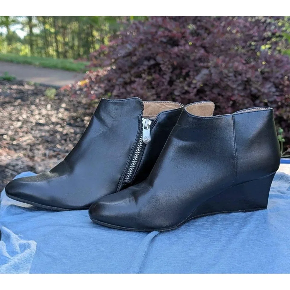 Adrienne Vittadini Meriel Black Wedge Ankle Boots Womens 7.5M Side Zip